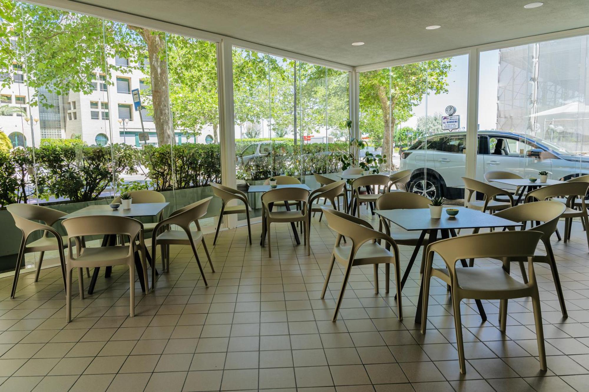 Hotel Ondina E Milazzo Cervia Exterior foto