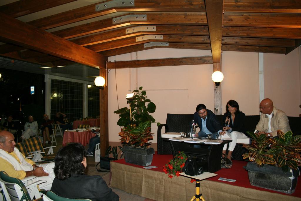 Hotel Ondina E Milazzo Cervia Exterior foto
