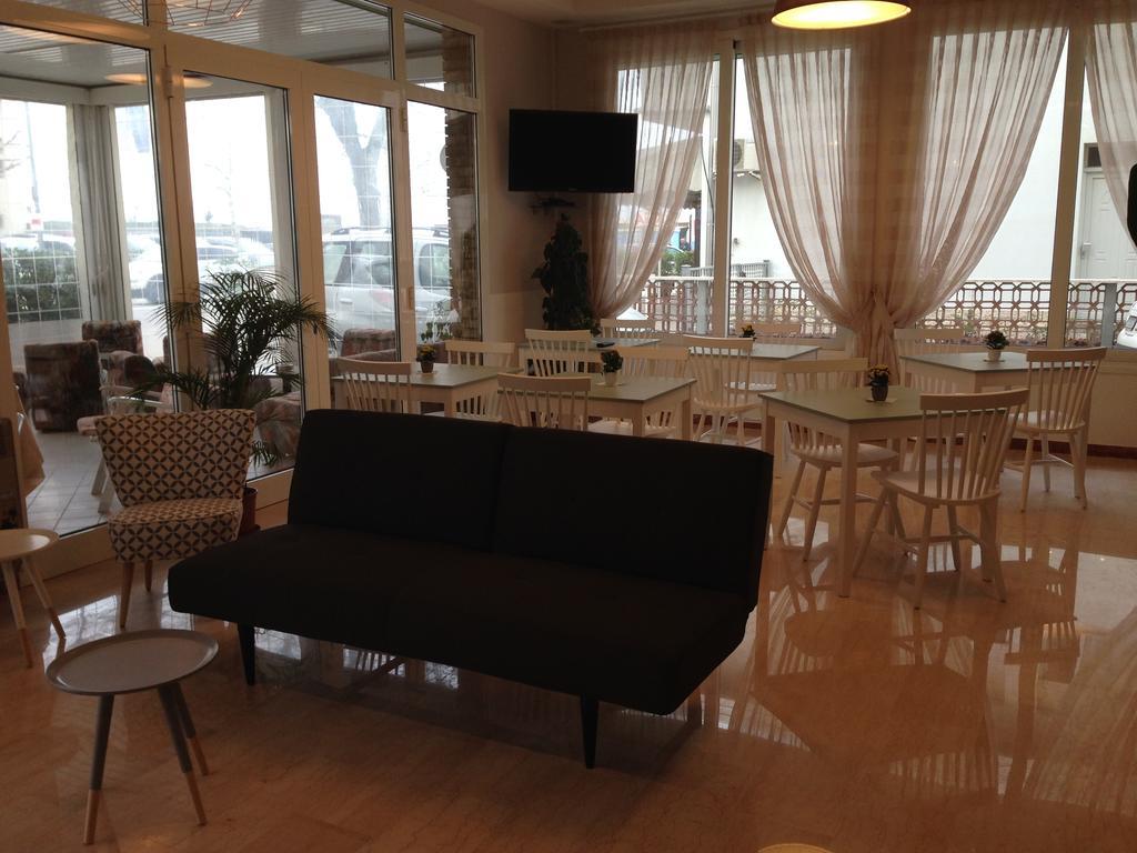Hotel Ondina E Milazzo Cervia Exterior foto